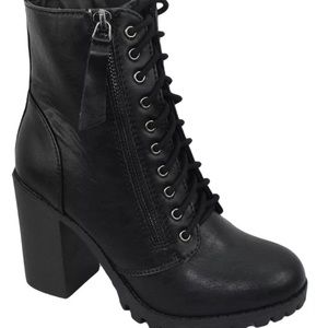 Black women’s combat boots!